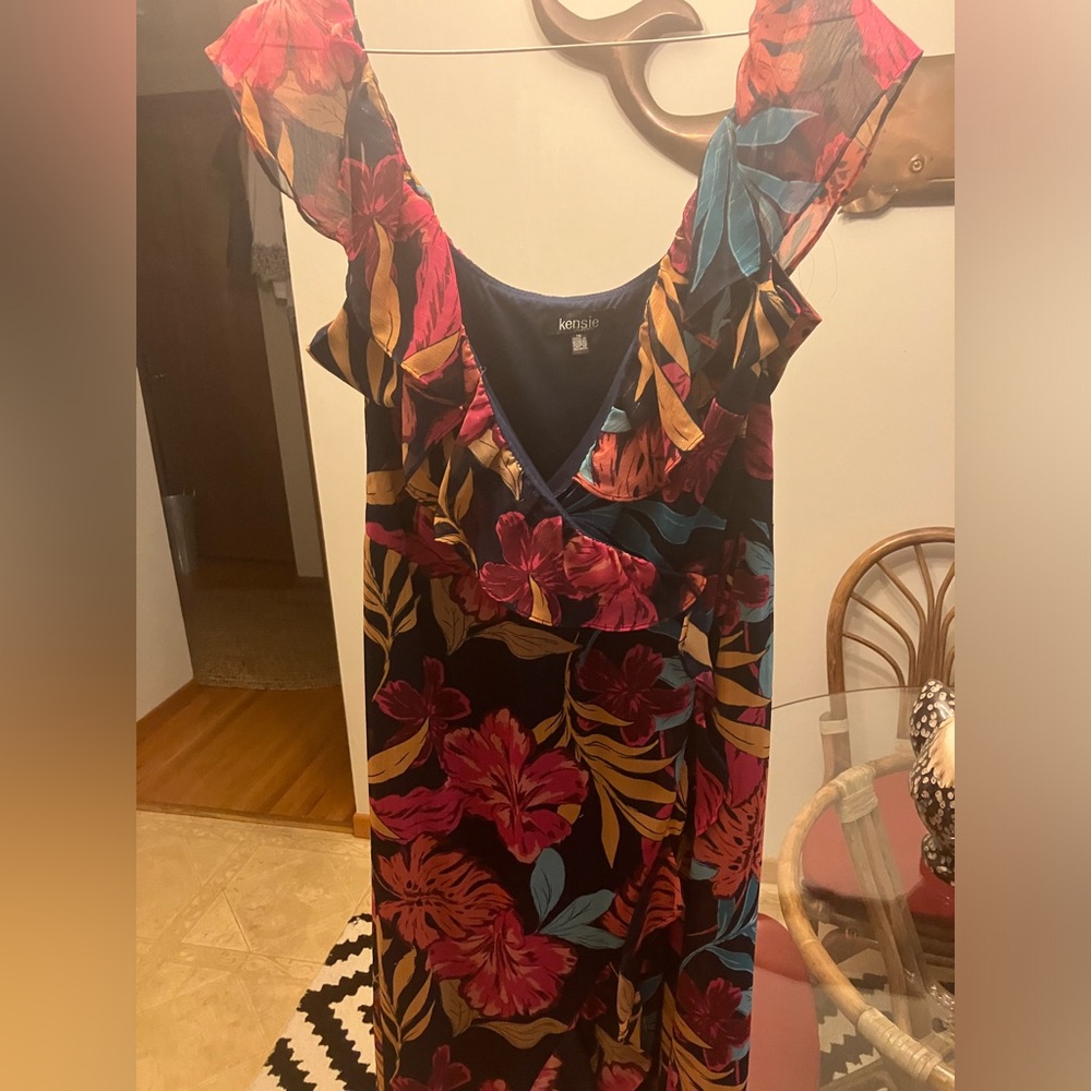 $118 Kensie Tropical Print Shimmery Ruffle Chiffon midi dress, floral. Size 10. - Picture 6 of 16